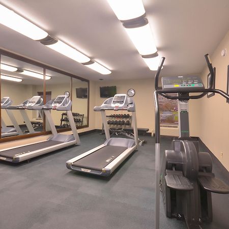 Holiday Inn Express & Suites Fayetteville University Of Arkansas Area By Ihg Buitenkant foto