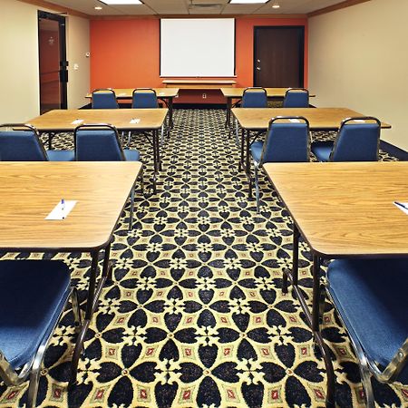 Holiday Inn Express & Suites Fayetteville University Of Arkansas Area By Ihg Buitenkant foto