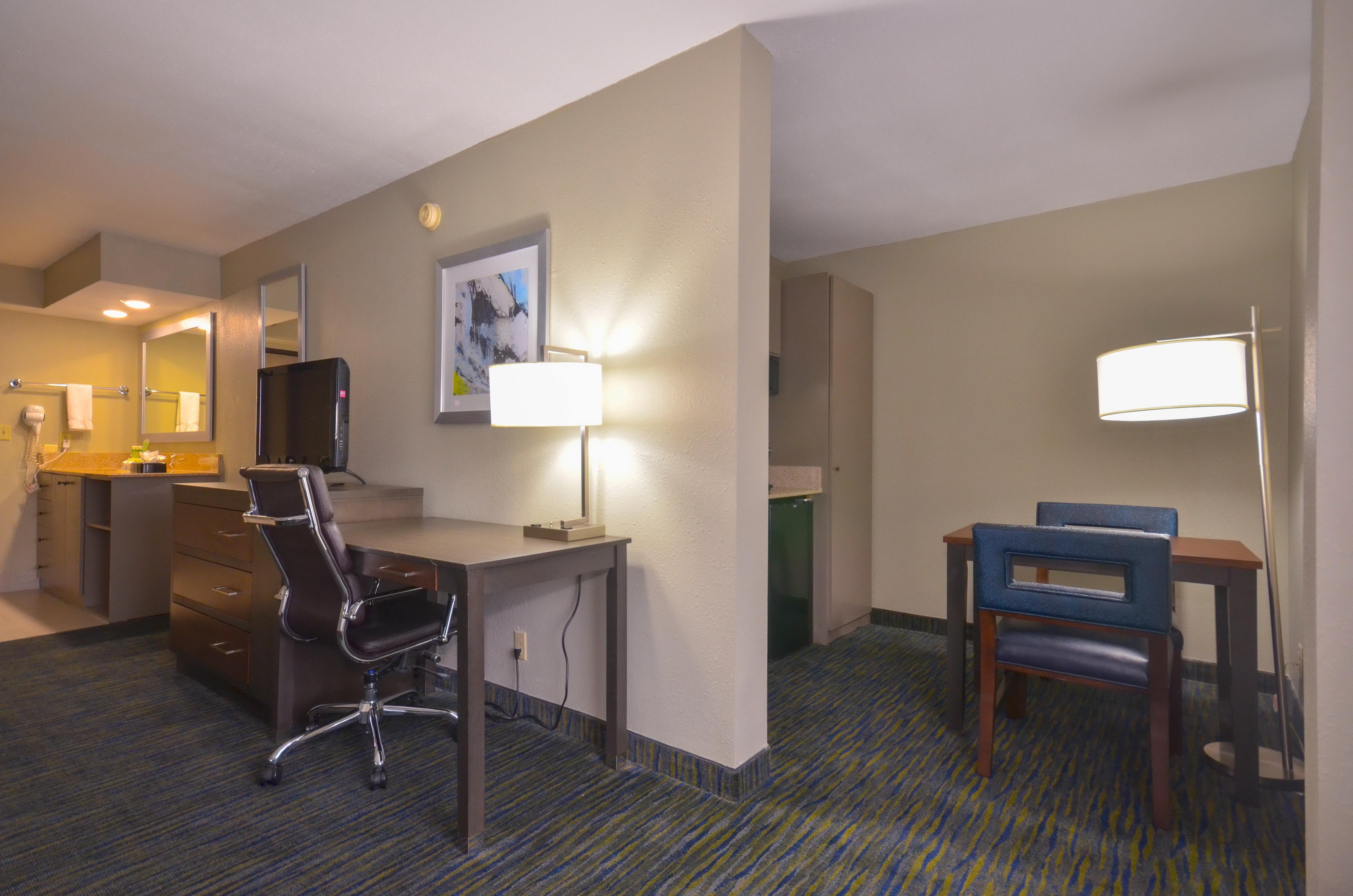 Holiday Inn Express & Suites Fayetteville University Of Arkansas Area By Ihg Buitenkant foto