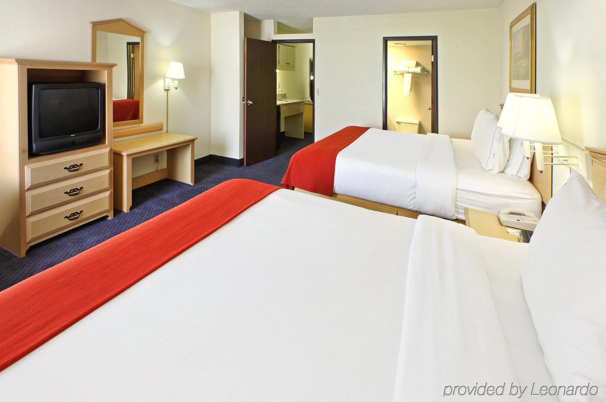 Holiday Inn Express & Suites Fayetteville University Of Arkansas Area By Ihg Kamer foto