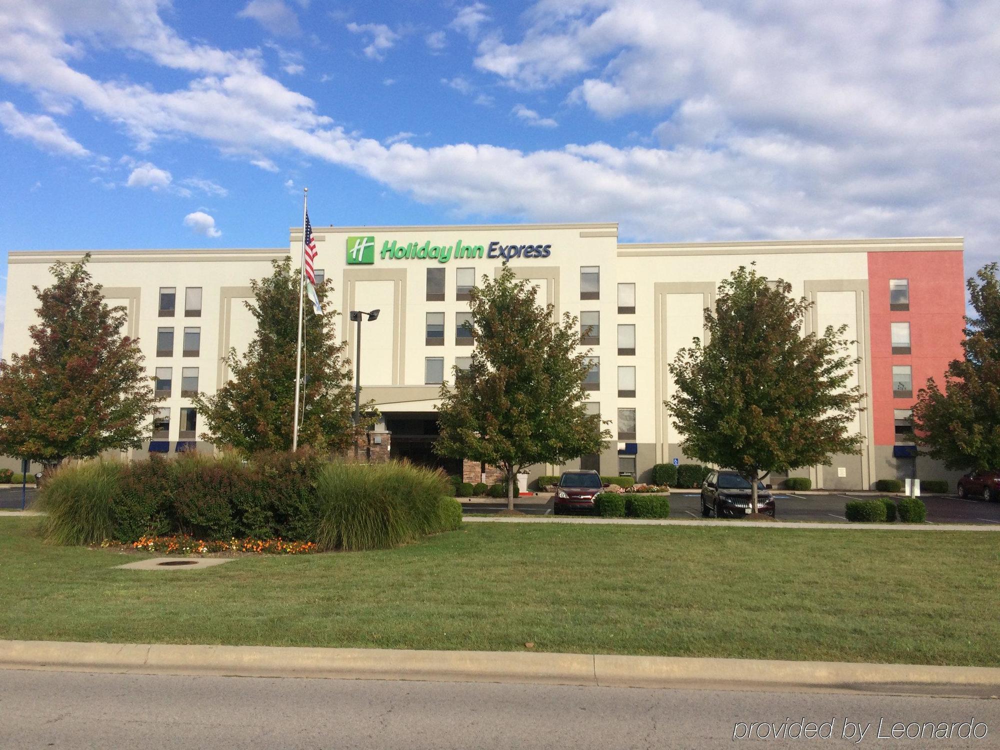 Holiday Inn Express & Suites Fayetteville University Of Arkansas Area By Ihg Buitenkant foto