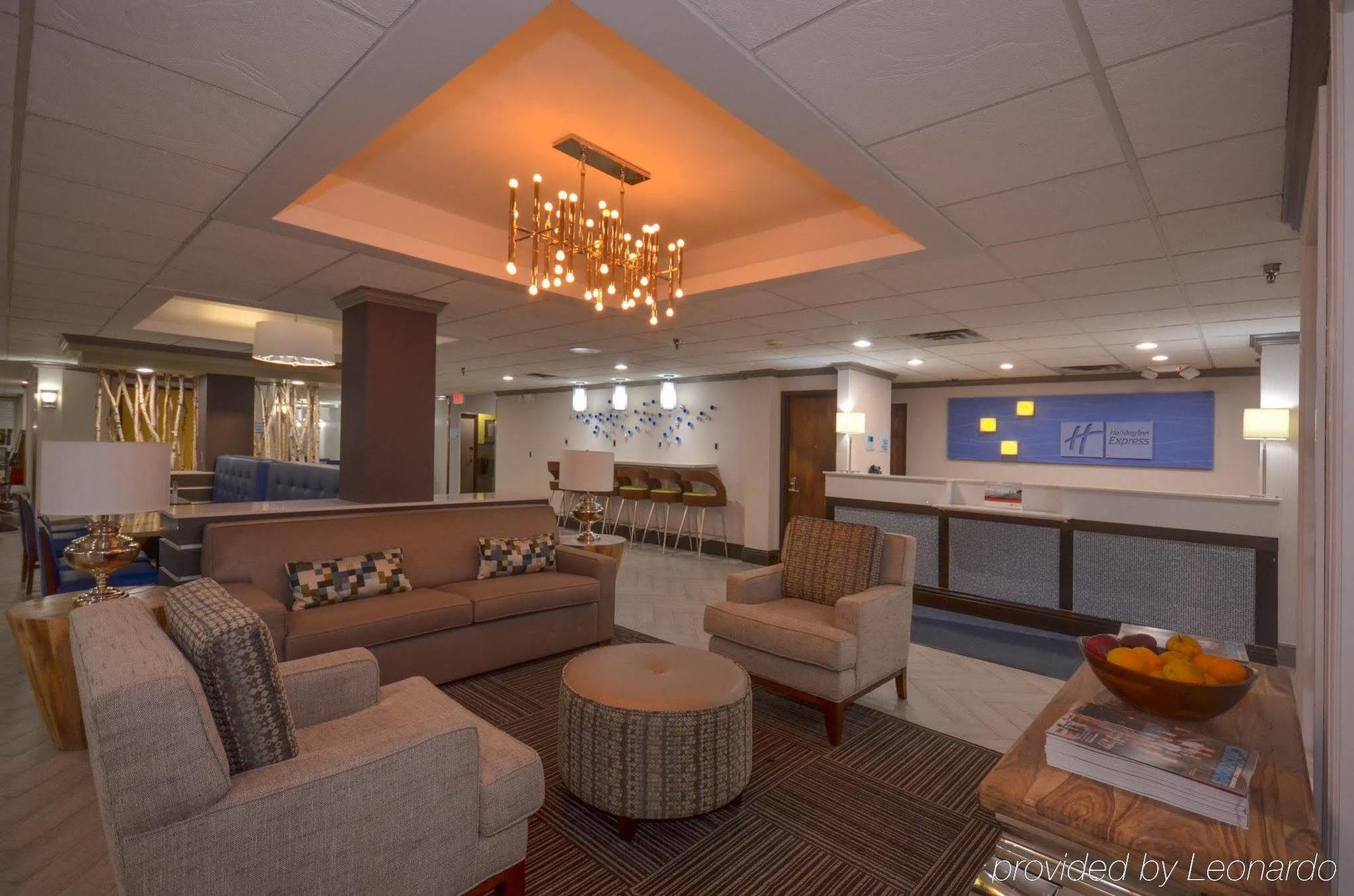 Holiday Inn Express & Suites Fayetteville University Of Arkansas Area By Ihg Buitenkant foto
