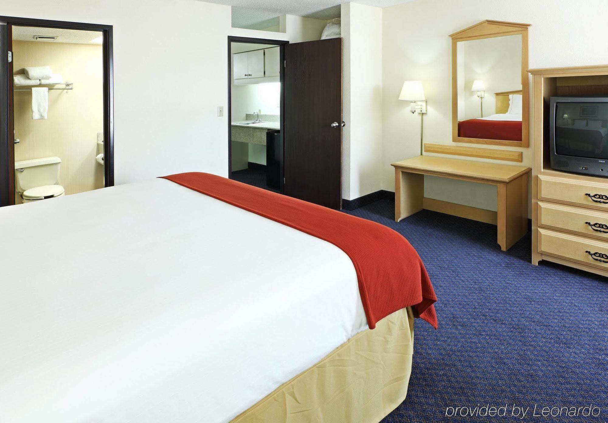 Holiday Inn Express & Suites Fayetteville University Of Arkansas Area By Ihg Kamer foto