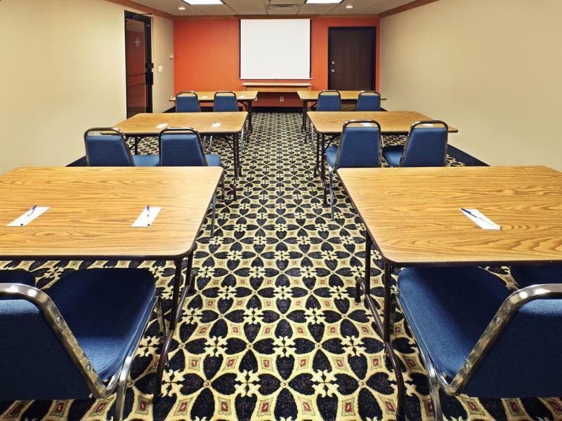 Holiday Inn Express & Suites Fayetteville University Of Arkansas Area By Ihg Buitenkant foto